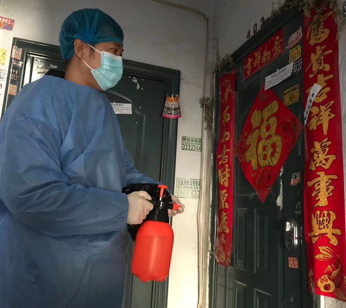 志愿精神点亮爱心火炬，辽源西安区志愿者情暖一线