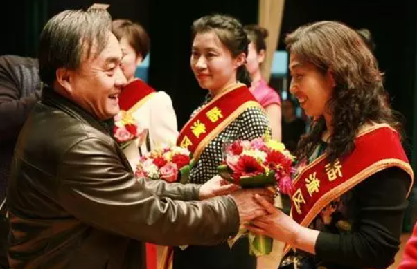 谨慎看待资本篡改,三八妇女节成为女神节,一字之差令人痛心