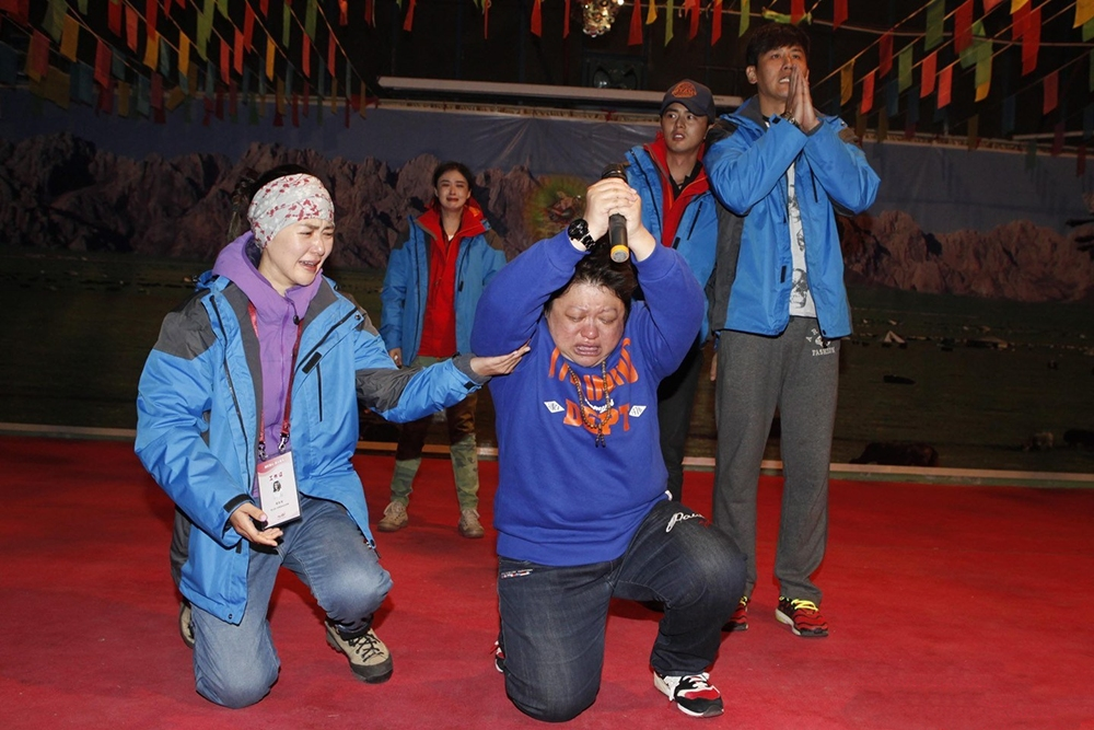 霍建华汶川志愿者身份曝光！帮助官兵搬运物资，做好事不留名获赞